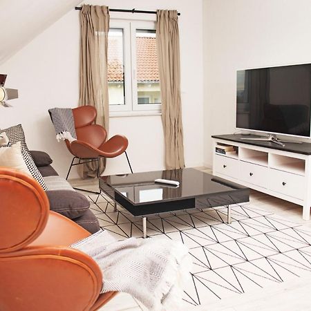 Blackncozy - Design Appartement Mit Boxspringbett Und Balkon Lörrach Екстериор снимка