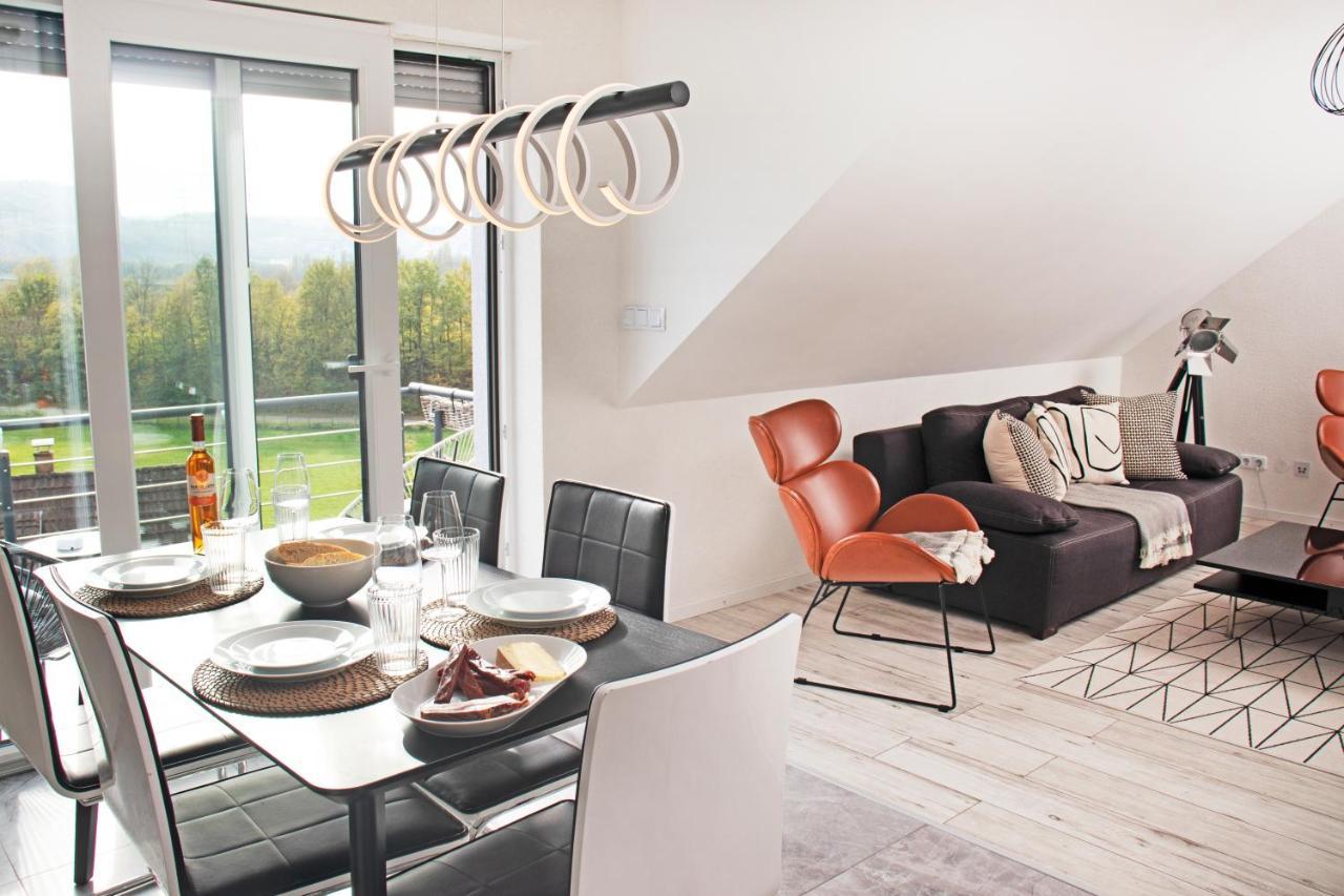 Blackncozy - Design Appartement Mit Boxspringbett Und Balkon Lörrach Екстериор снимка