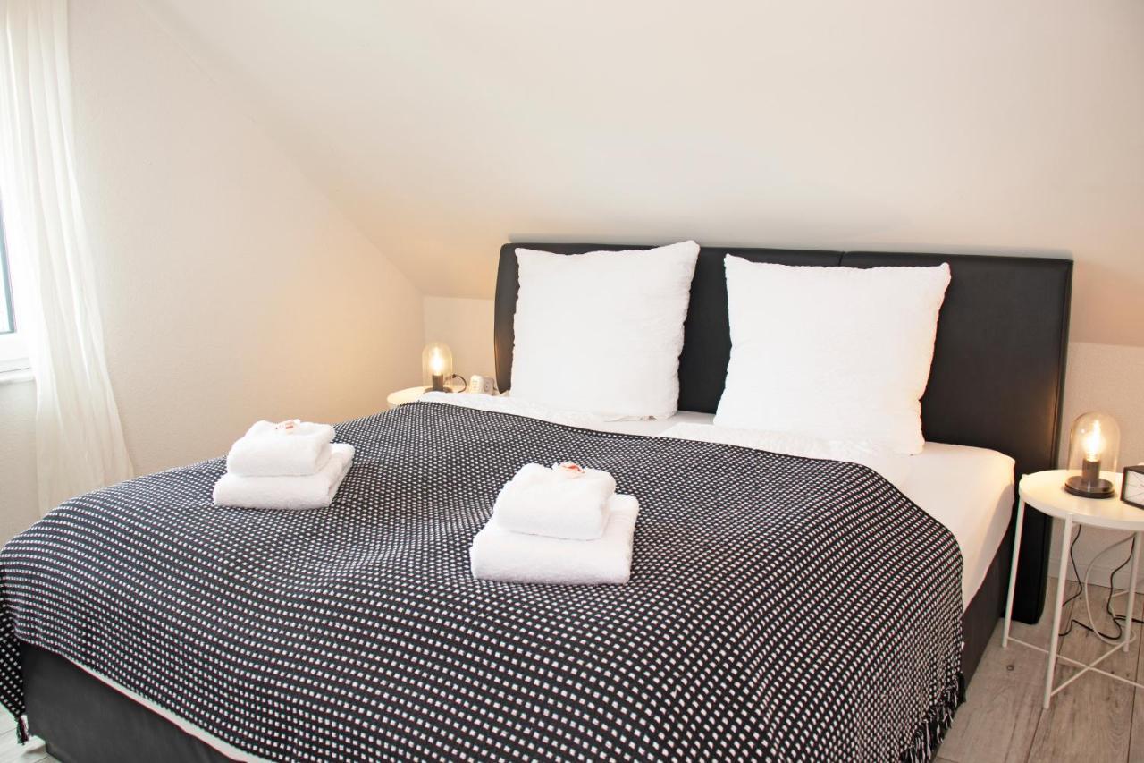 Blackncozy - Design Appartement Mit Boxspringbett Und Balkon Lörrach Екстериор снимка